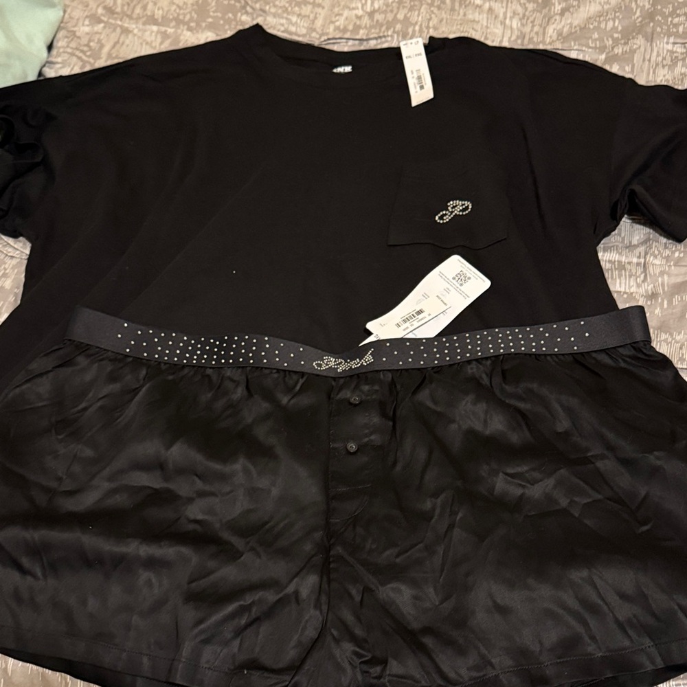 PINK Victoria's Secret Black T-Shirt and Boxer Set Size XXL NWT